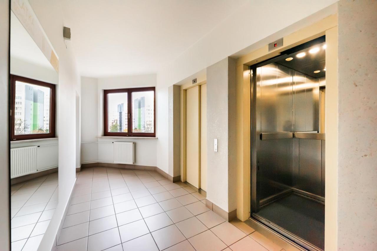 Woronicza Homey Wooden Apartment Varsó Kültér fotó